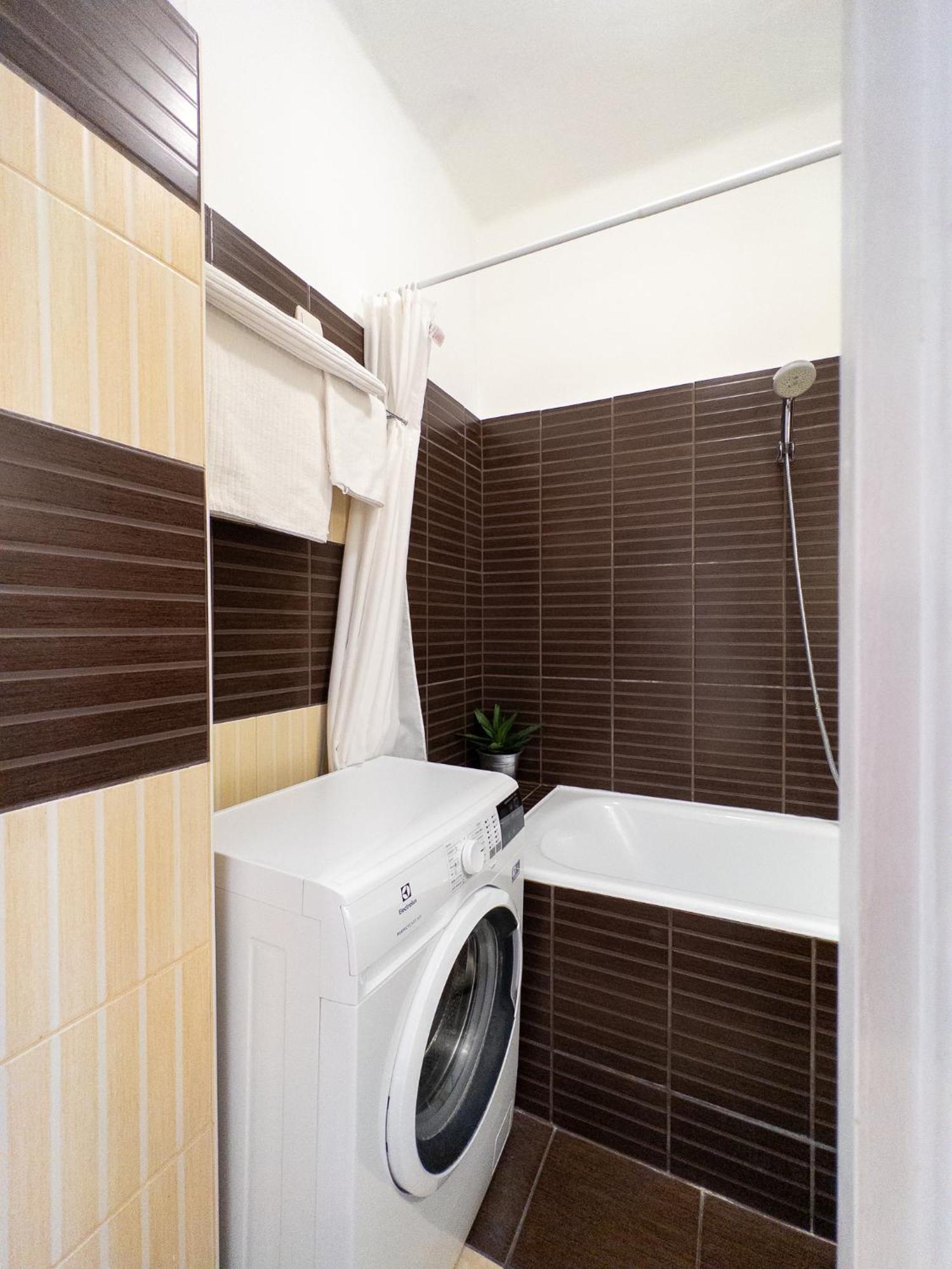 Loggia Apartman Győr Buitenkant foto